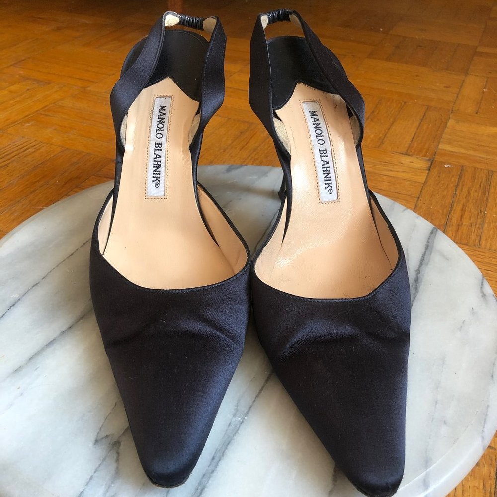 Manolo Blahnik Navy satin pumps 40